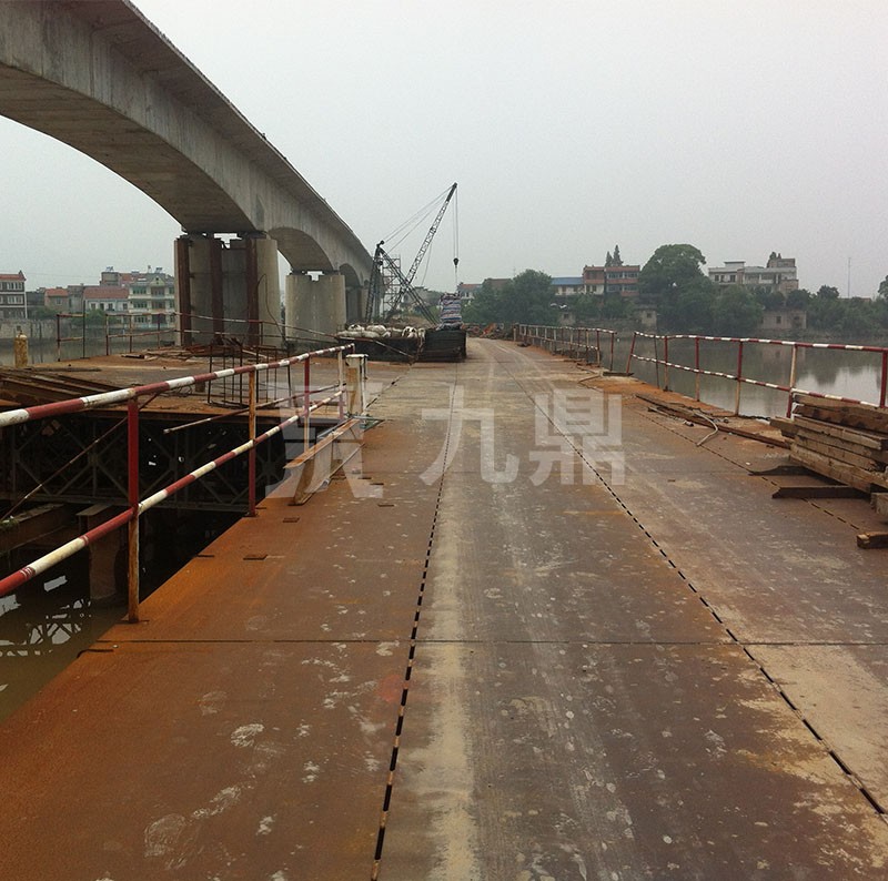 91免费视频入口确定整体支撑梁的定位